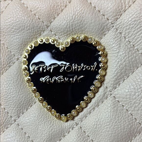Betsey Johnson Cream and Black Quilted Cosmetic Bag Triple Heart Tags - Picture 2 of 7